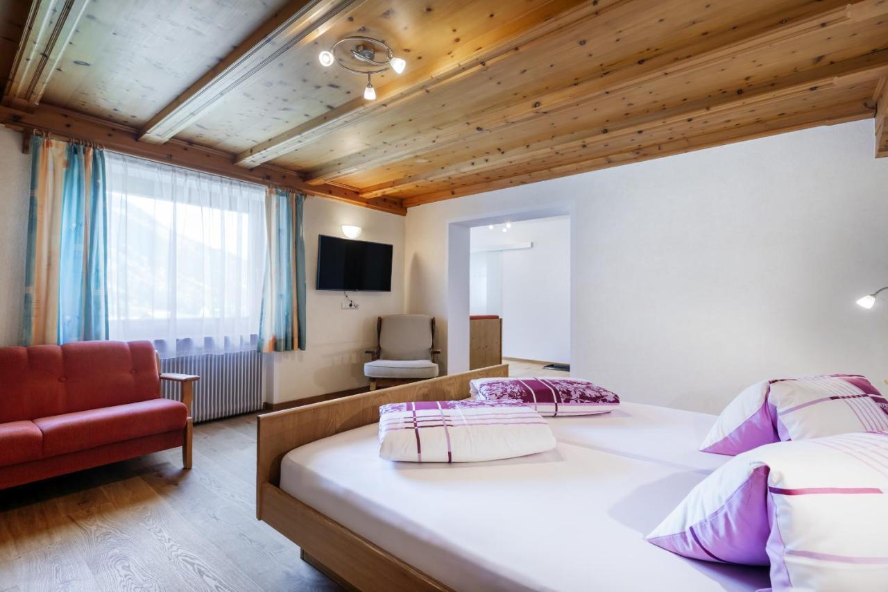 Hotel Chavalatsch ตูเบร ภายนอก รูปภาพ